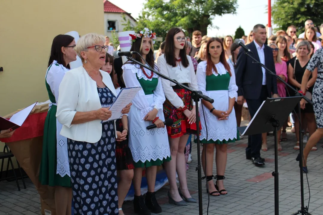 Tłumy na dożynkach wiejskich w Twardowie