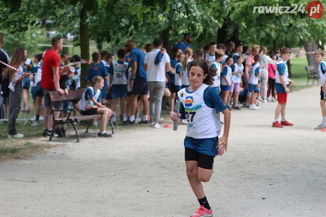 Sztafety szkolne w ramach 24h Rawickiego Festiwalu Sportu