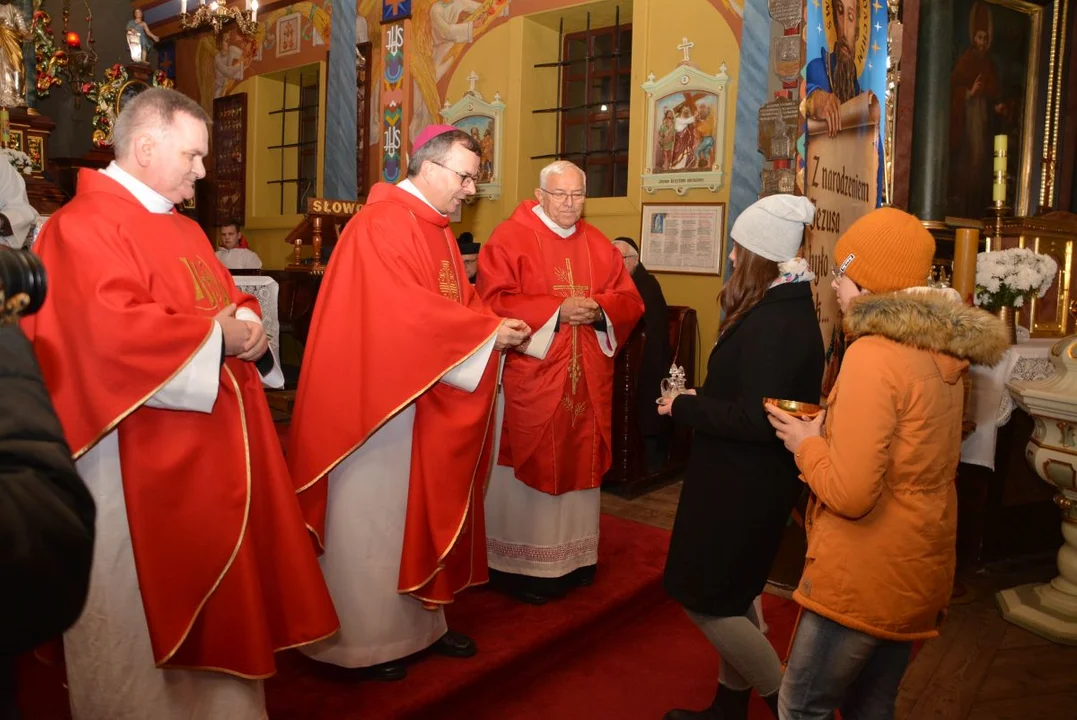 "Życie wiarą wymaga odwagi". Biskup kaliski na odpuście w Golinie [ZDJĘCIA] - Zdjęcie główne