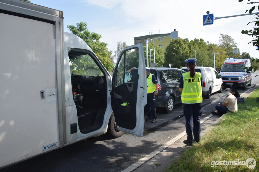 Karambol czterech aut na ulicy Leszczyńskiej w Gostyniu