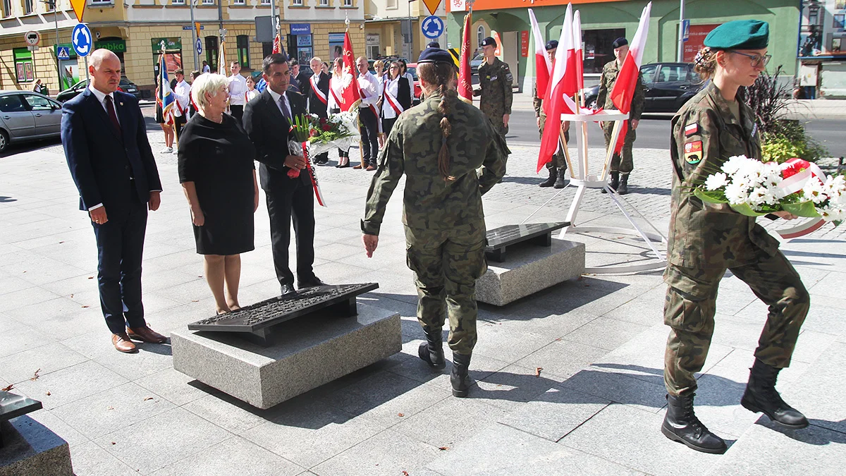 W Rawiczu upamiętniono 83. rocznicę wybuchu II światowej [ZDJĘCIA] - Zdjęcie główne