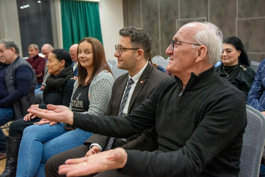 Posłowie KO przyjechali na spotkanie otwarte. Wiemy, co tam się działo [ZDJĘCIA] - Zdjęcie główne