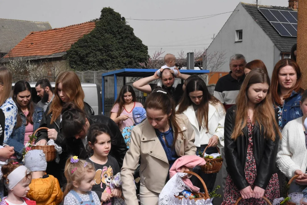 Święcenie potraw w Lutogniewie, Dzierżanowie, Bożacinie i Wróżewach [ZDJĘCIA]