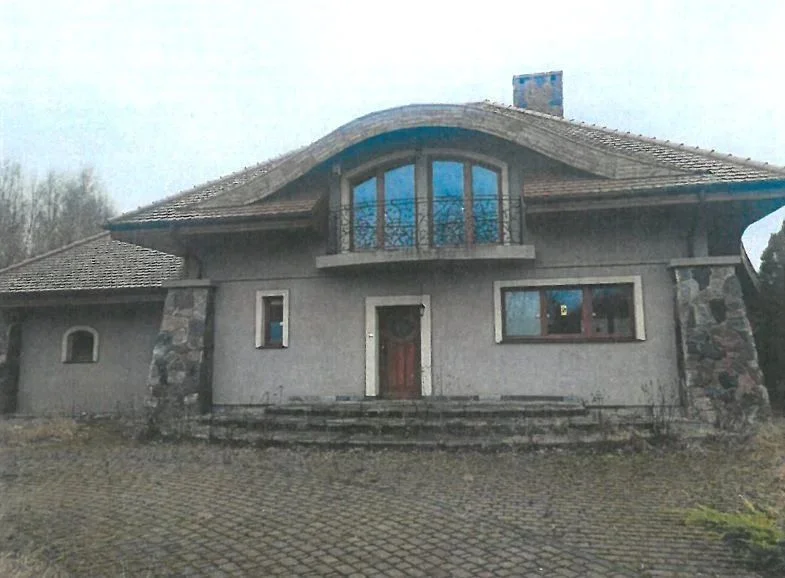 Gmina sprzedaje dom ze stawem w Ludwinowie