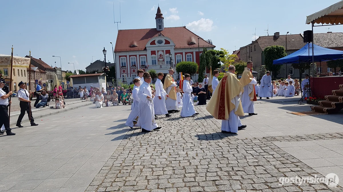 Gostyń - Boże Ciało 2023 - procesja ulicami miasta