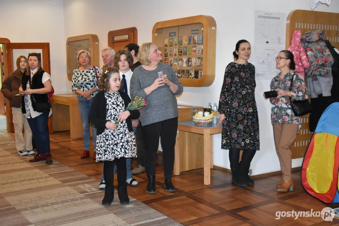 Wystawa fotograficzna w bibliotece. Gostyń - kraina mlekiem i miłością płynąca