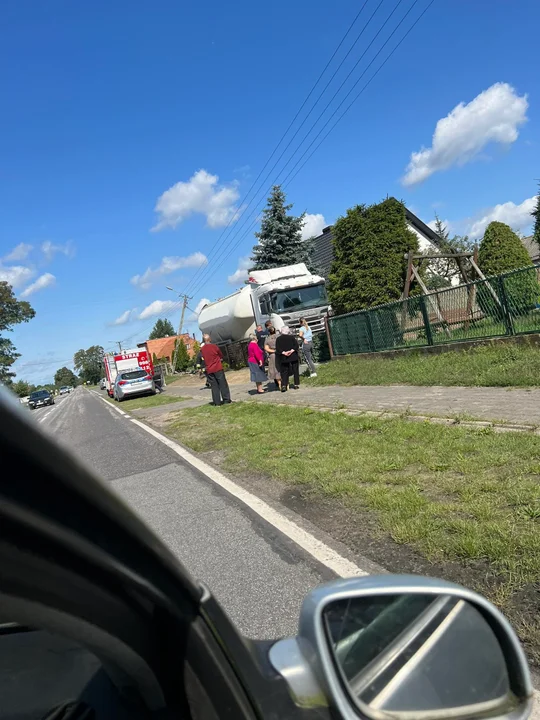 Ciężarówka wjechała w słup w Kwileniu