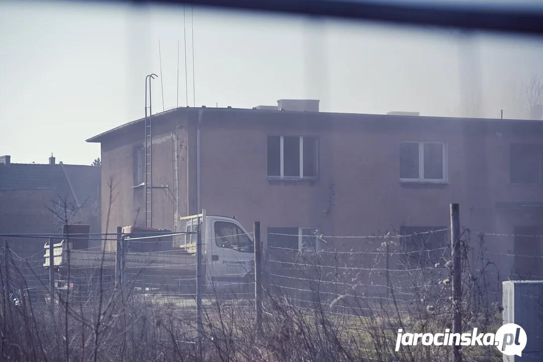 Jarocin. Wyburzają budynek wielorodzinny na ul. Św. Ducha. W tym miejscu powstaną mieszkania wspomagane dla seniorów