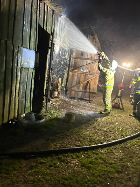 Wieczorny pożar w gminie Gizałki. Cztery zastępy w akcji