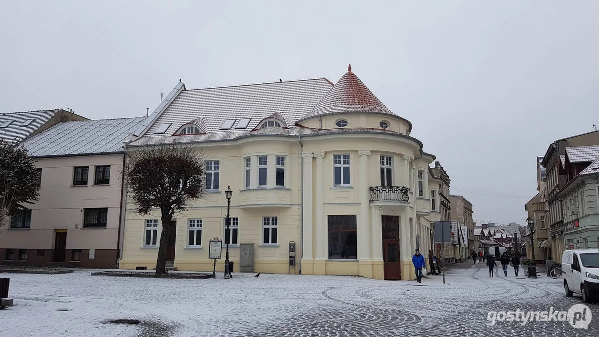 Kamienica w Gostyniu, z odnowioną elewacją, pięknie się prezentuje