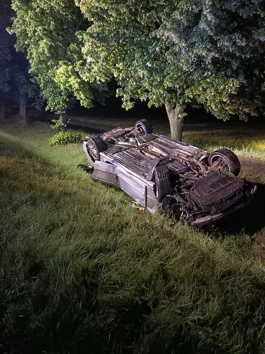 Dachowanie BMW na DW434 na trasie Krobia - Żychlewo