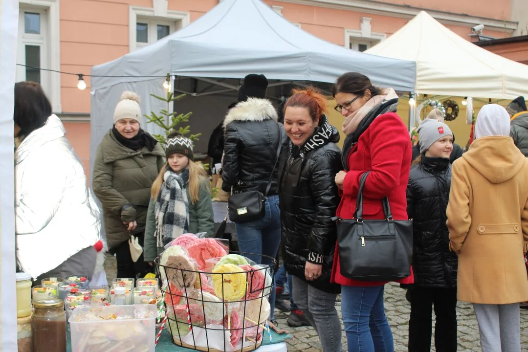 W Jarocinie trwa Jarmark Świąteczny. Zobacz, co można kupić