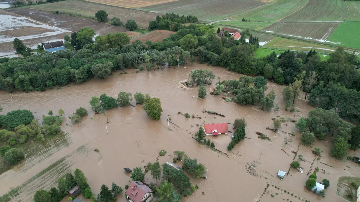 Wolni Jeźdźcy Piaski pojechali z darami dla powodzian do Bystrzycy Kłodzkiej