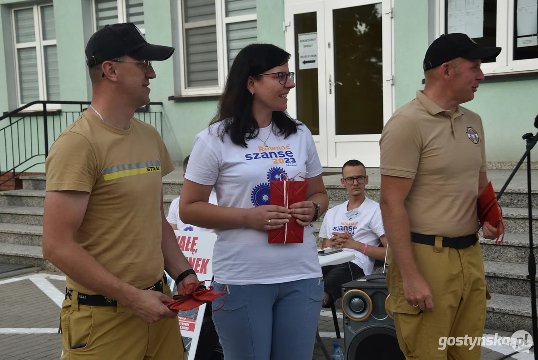 Projekt "Czerwony rydwan" MDP OSP Krobia. Strażacki Melex "Florek" zaprezentowany