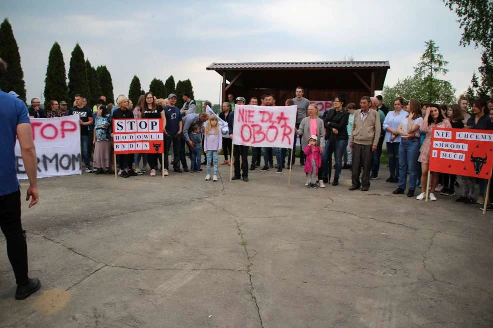 Protest przeciwko budowie ogromnej obowy w Kadziaku