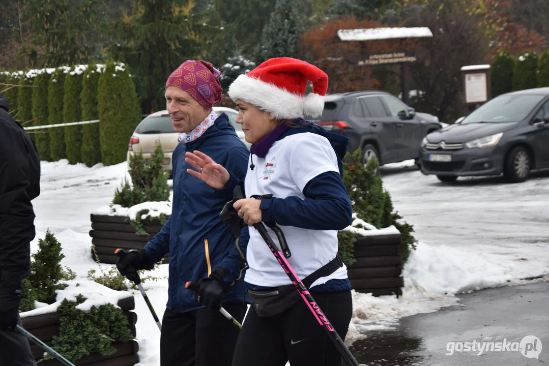 Mikołajkowy Charytatywny Marsz Nordic Walking „Idziemy dla Julki”