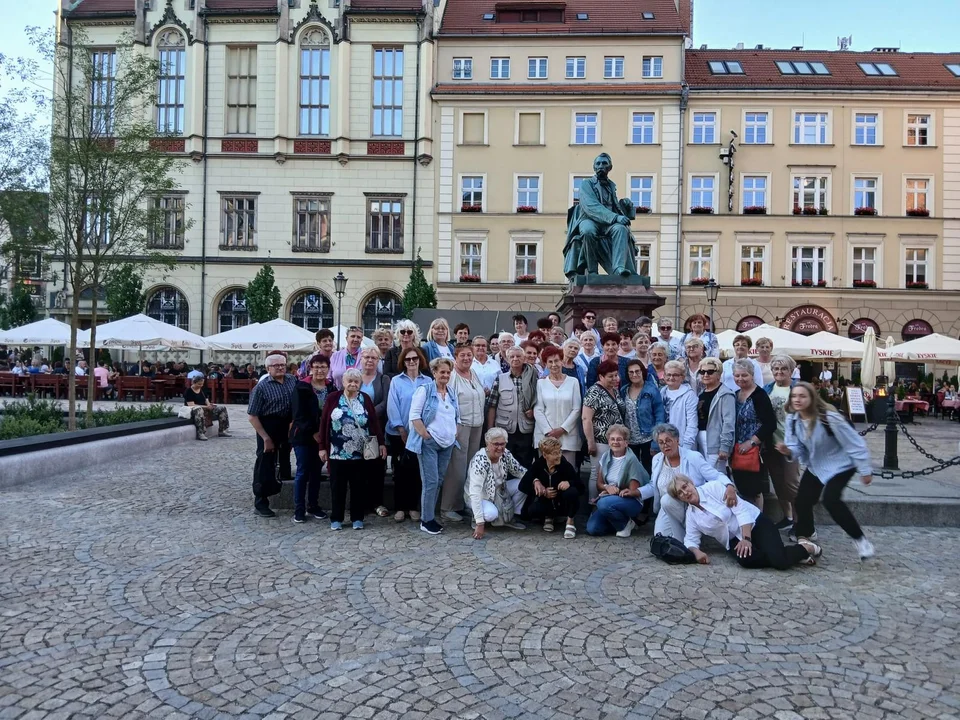 Seniorzy z Sulmierzyc odkrywali uroki Wrocławia
