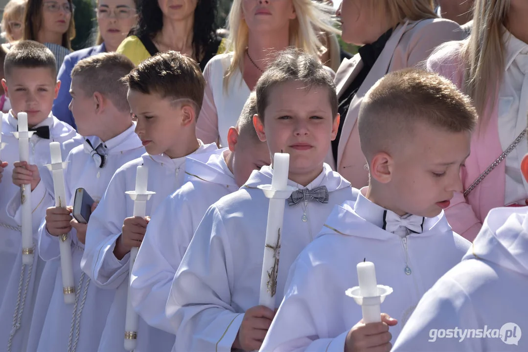 Sakrament I Komunii Świętej w parafii w Pogorzeli