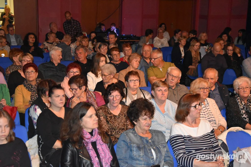 Gostyń. Koncert Grażyny Łobaszewskiej na scenie GOK Hutnik