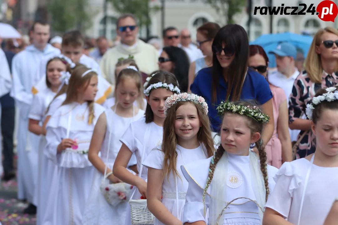 Rawicz. Procesja w Boże Ciało ulicami miasta (2023)