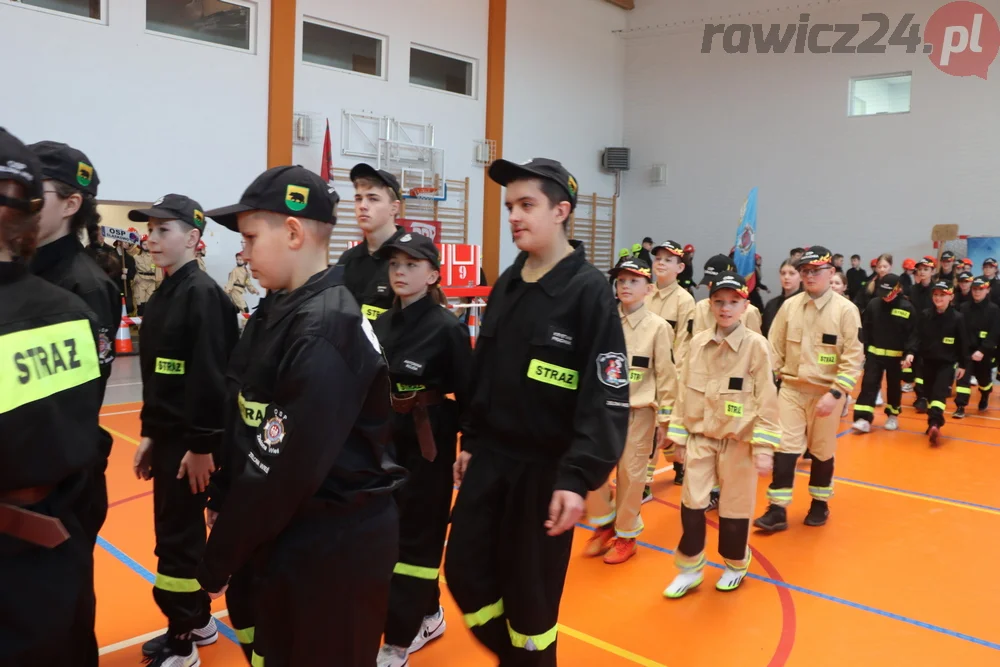 Halowe Młodzieżowe Zawody Sportowo-Pożarnicze w Szkaradowie