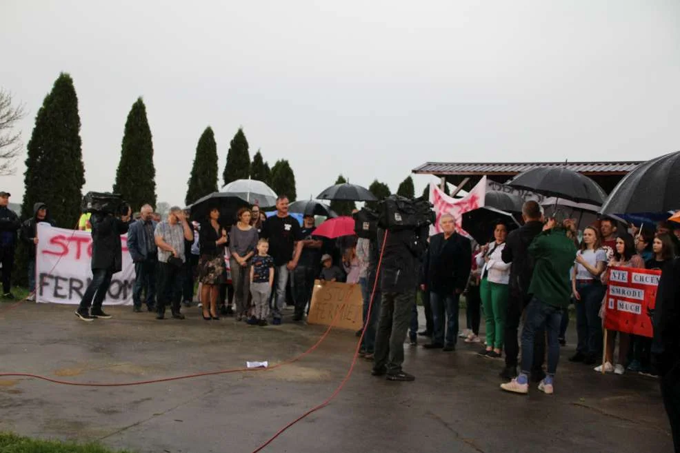 Protest przeciwko budowie ogromnej obowy w Kadziaku