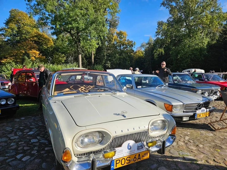 Za nami XVI Rajd Pojazdów Zabytkowych "Śladami Rezydencji Ziemiańskich" [ZDJĘCIA] - Zdjęcie główne