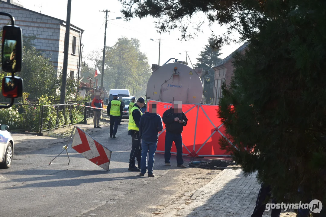 Wypadek śmiertelny w Żytowiecku. Mężczyzna przejechany przez ciągnik