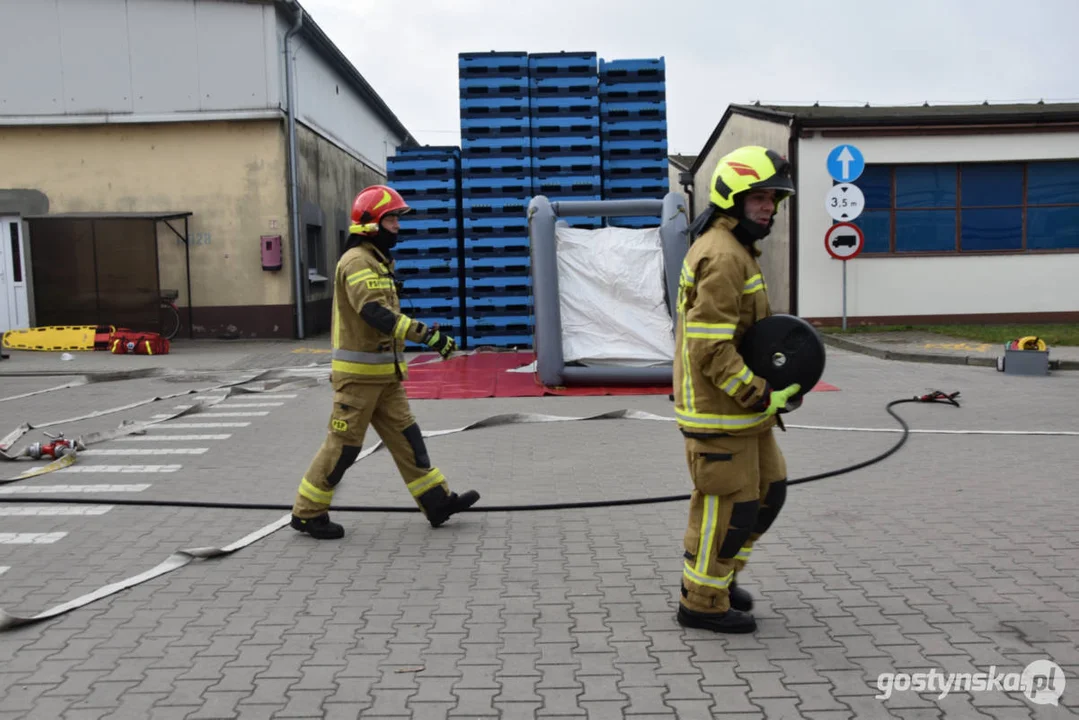 Ćwiczenia zastępów JRG oraz strażaków ochotników w zakładzie przetwórstwa spożywczego Pudliszkach