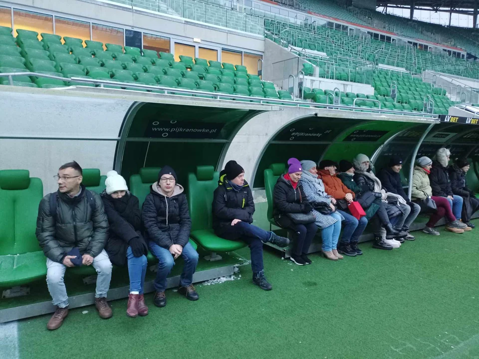 Dekorowali bombki, zwiedzili stadion i jarmark bożonarodzeniowy