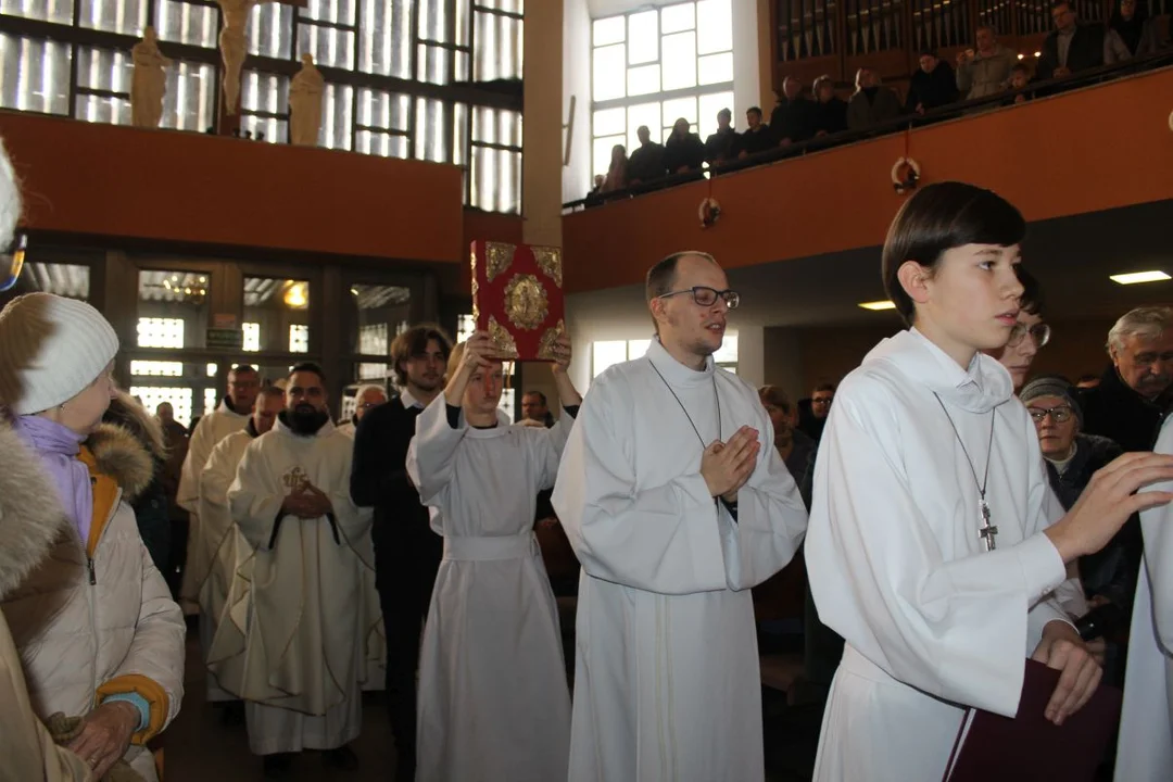 Franciszkanie w Jarocinie rozpoczęli świętowanie 90-lecia z biskupem kaliskim