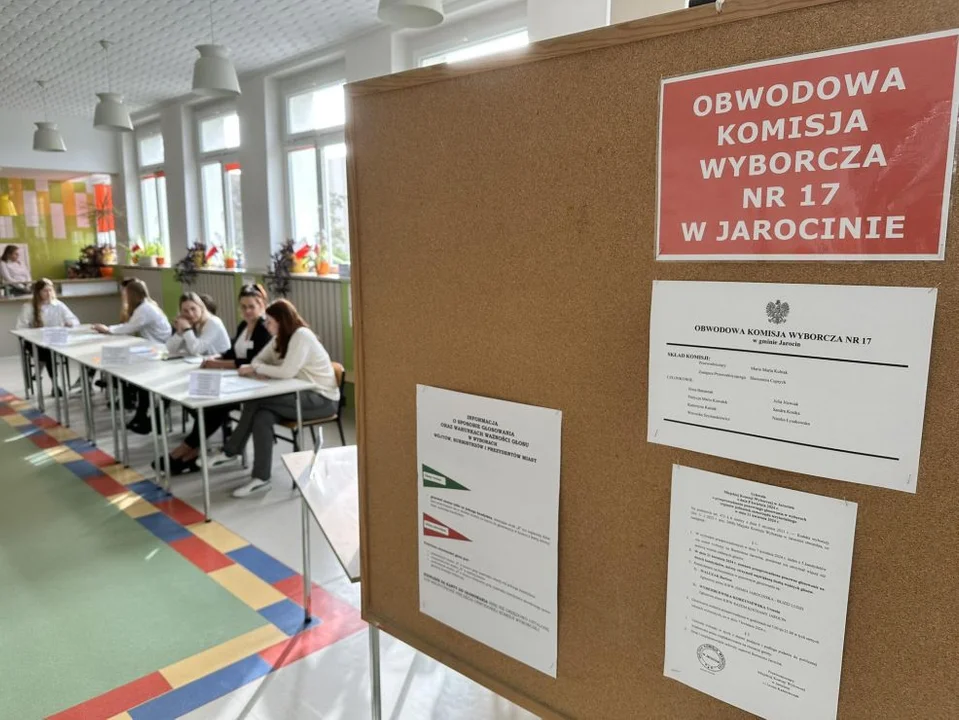 Wybory samorządowe 2024 II tura. Trwa głosowanie w gminach Jarocin i Kotlin