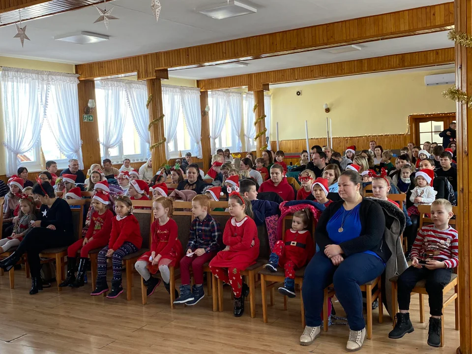 Czy Grinch odwiedził Pakosław? Z pewnością zrobił to Mikołaj - Zdjęcie główne