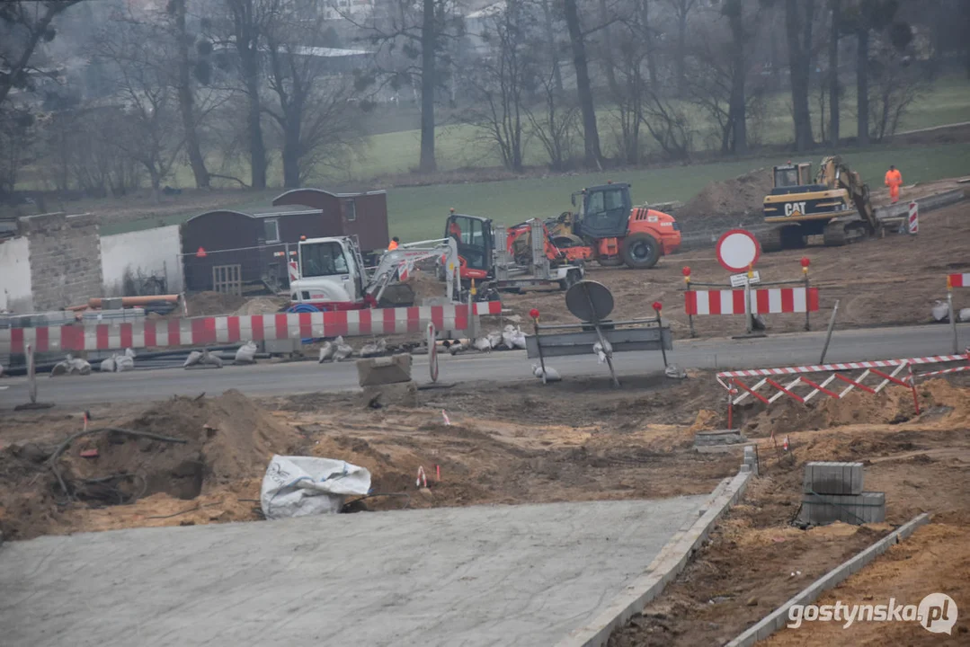 Rondo na ul. Poznańskiej w Gostyniu w budowie