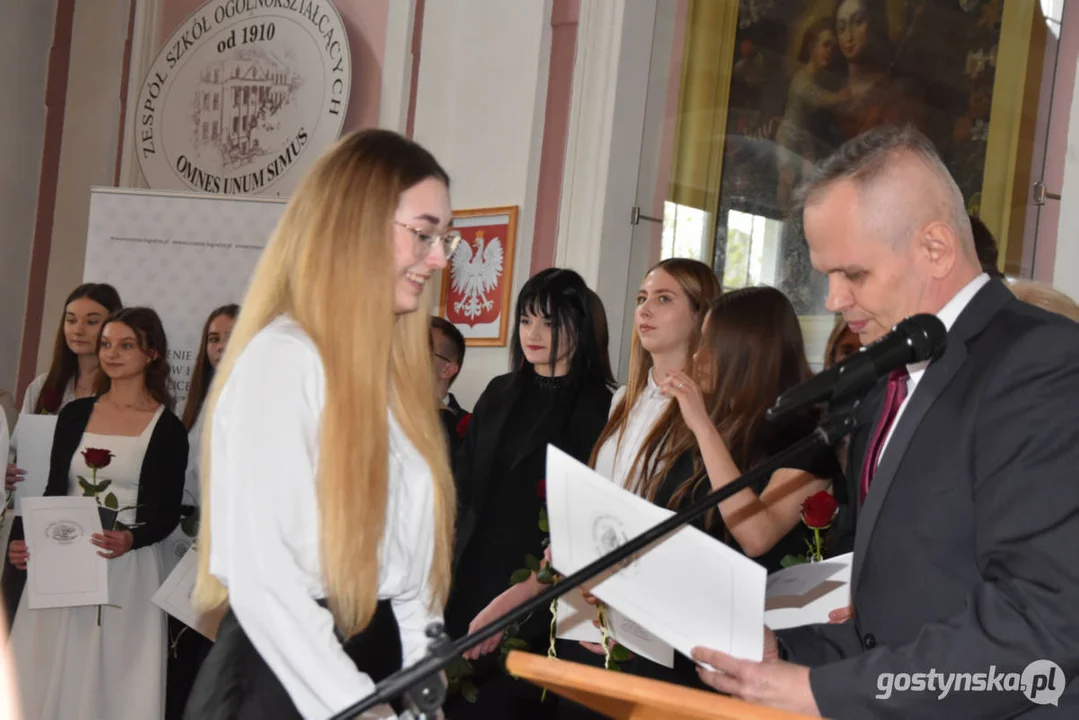 Pożegnanie maturzystów 2024 w Zespole Szkół Ogólnokształcących w Gostyniu