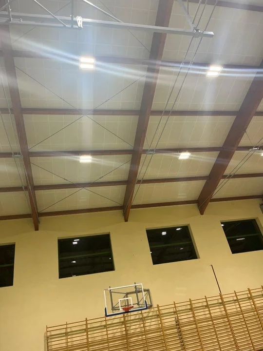 Zmodernizowano system oświetleniowy w hali w Pakosławiu