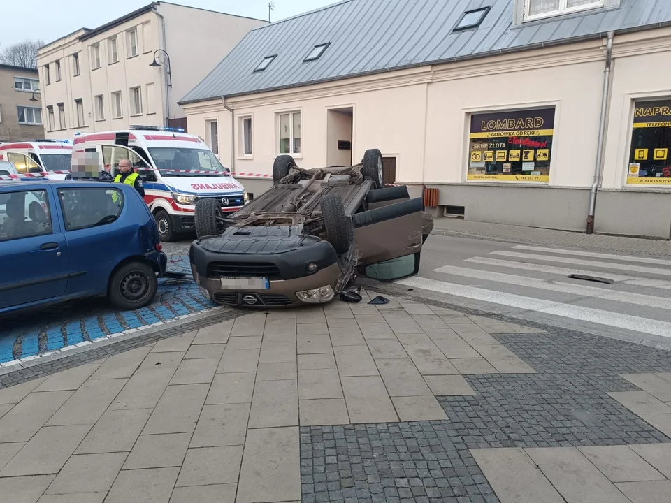 Dachowanie na Placu Powstańców Wielkopolskich w Pleszewie - Zdjęcie główne