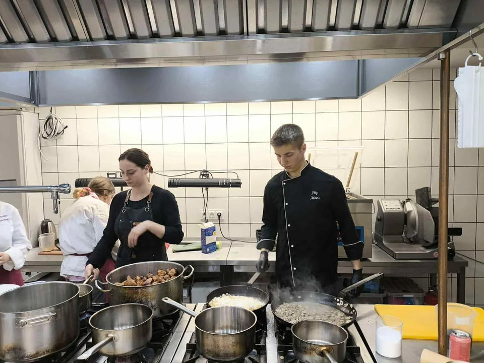 Dzięki tej współpracy mogą uczyć się od najlepszych specjalistów z branży. To dla nich nieocenione doświadczenie - Zdjęcie główne