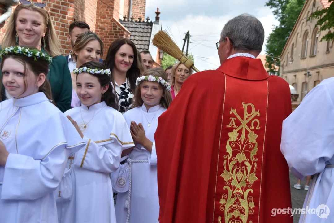 Uroczystość Pierwszej Komunii Świętej w parafii farnej w Gostyniu