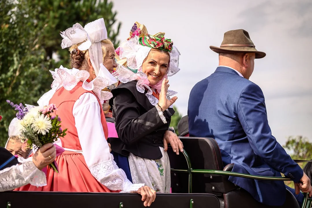 Wesele biskupiańskie Michała i Marty Chudych w Sikorzynie