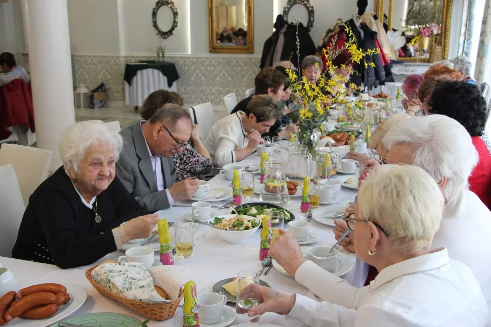 Śniadanie wielkanocne seniorów z Pleszewa