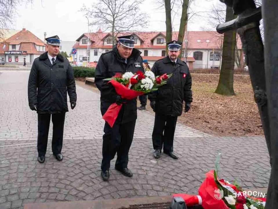 Kwiaty na rocznicę urodzin Zbigniewa hr. Ostroroga-Gorzeńskiego