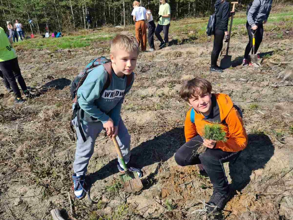 Wyjątkowy Dzień Ziemi w Szkole Podstawowej im. A. Mickiewicza w  Żerkowie - Zdjęcie główne