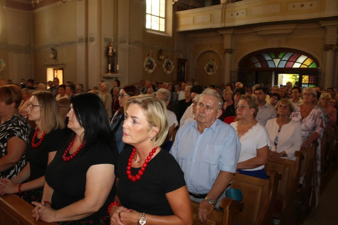 Uroczystość Matki Bożej Cieleckiej w parafii św. Małgorzaty w Cielczy z zawierzeniem KGW z gminy Jarocin