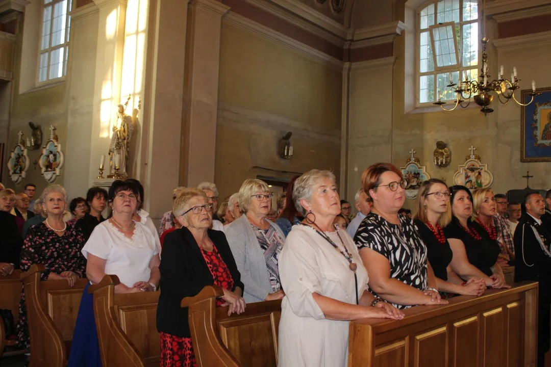 Uroczystość Matki Bożej Cieleckiej w parafii św. Małgorzaty w Cielczy z zawierzeniem KGW z gminy Jarocin