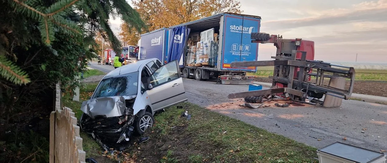 Wypadek podczas rozładunku ciężarówki w Blizanówku