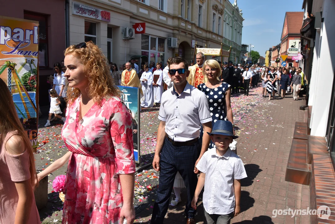 Gostyń - Boże Ciało 2023 - procesja ulicami miasta