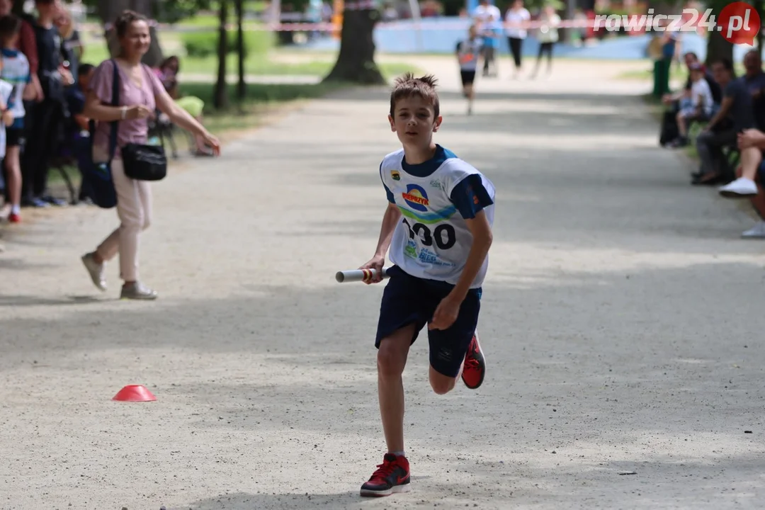 Sztafety szkolne w ramach 24h Rawickiego Festiwalu Sportu