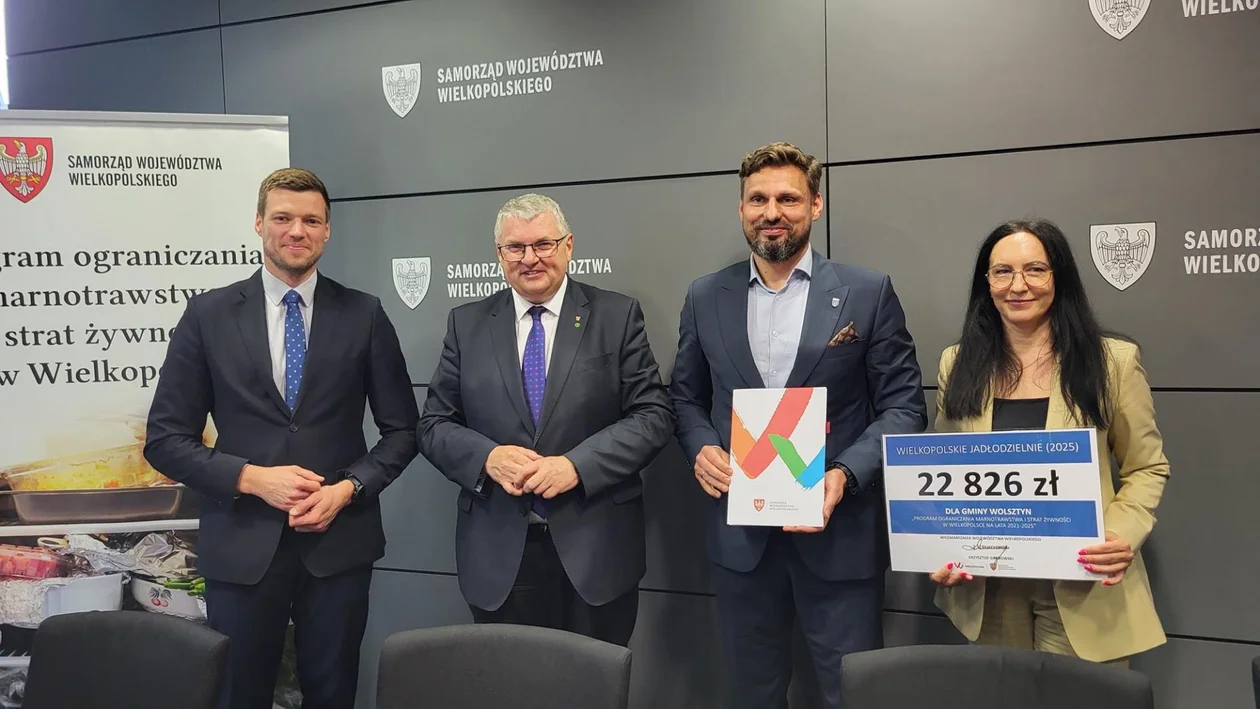 Umowę z włodarzami gmin, gdzie już niedługo powstaną jadłodzielnie podpisał Krzysztof Grabowski, Wicemarszałek Województwa Wielkopolskiego.