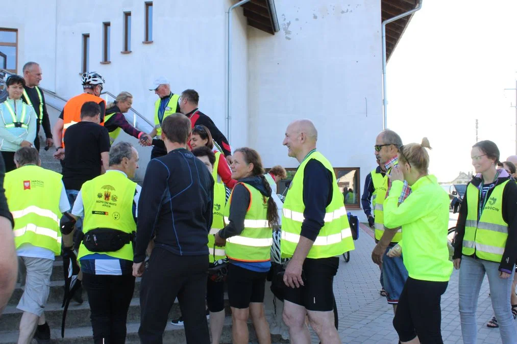 Rowerzyści z Jarocina wyruszyli w drogę na Jasną Górę